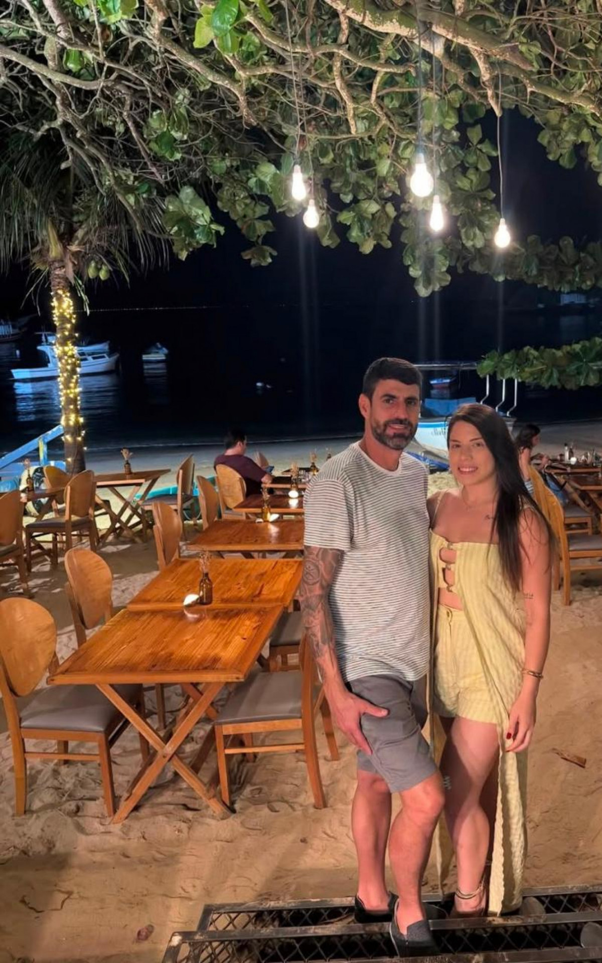 O casal no centro do furacão de Casimiro: Washington de Oliveira Magalhães, "Pimpolho" e Mariana Nascimento Correia, ex-presidente da Fundação Municipal / Redes sociais - Foto: Reprodução