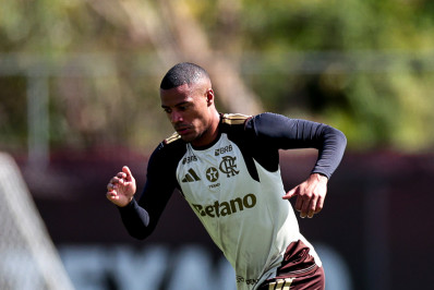 Flamengo rejeita oferta, mas Peñarol não desiste de meia