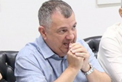 Campos paga a folha de julho com 4,26% de reajuste