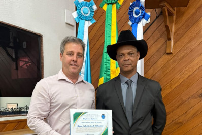 Presidente do Sincomércio Teresópolis recebe Moção de Aplausos em São José do Vale do Rio Preto
