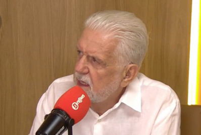 Jaques Wagner diz que provará inocência, mas não comenta investigação