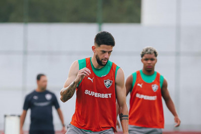 Jemmes treina no Fluminense e pode ser reforço para clássico