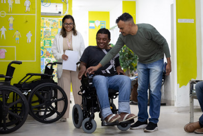 Centro Especializado em Reabilitação, em Volta Redonda, beneficia mais 10 pacientes com cadeiras motorizadas