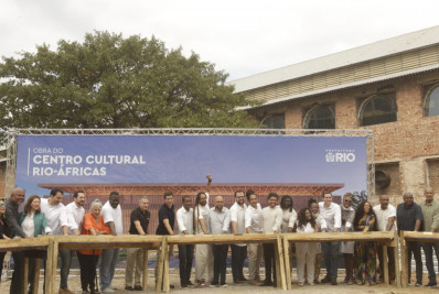 Começa a construção do Centro Cultural Rio-Áfricas