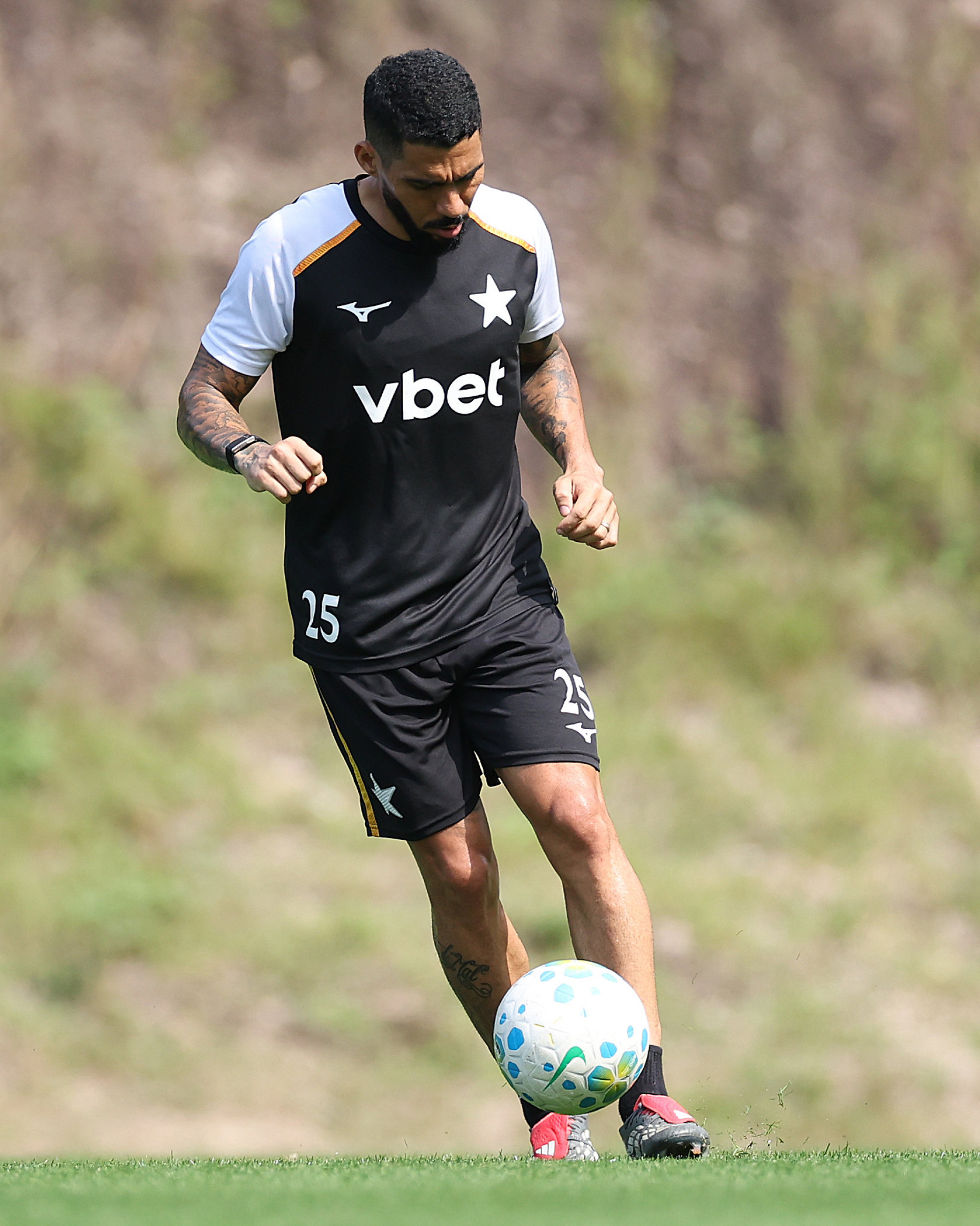 Allan em treino no Espaço Lonier