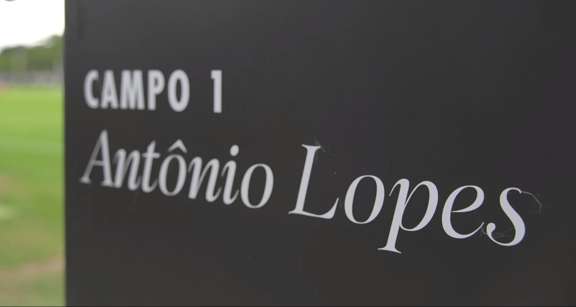 Vasco homenageia Ant&ocirc;nio Lopes em Centro de Treinamento