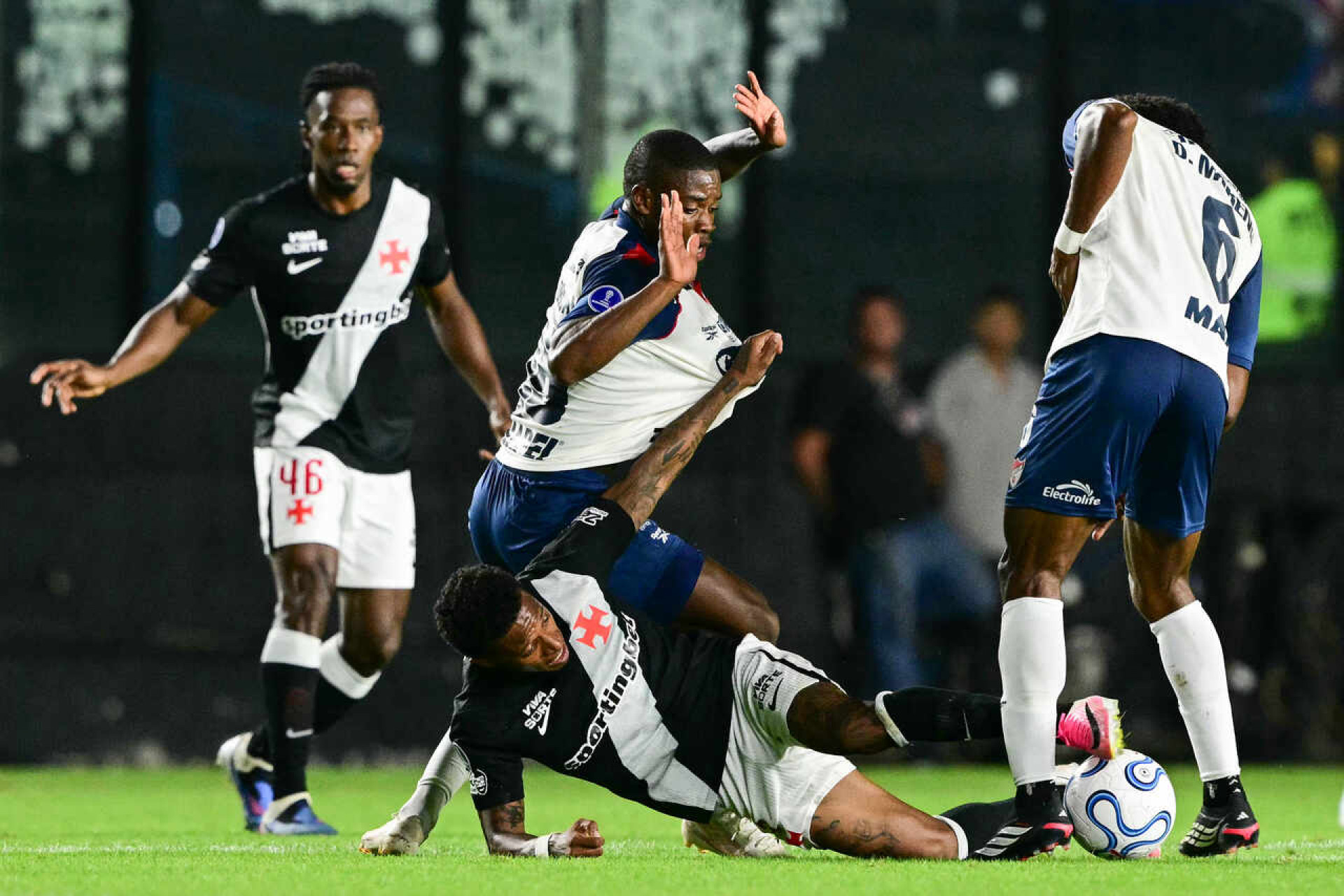 Vasco x Fluminense: onde assistir, escala&ccedil;&otilde;es e arbitragem