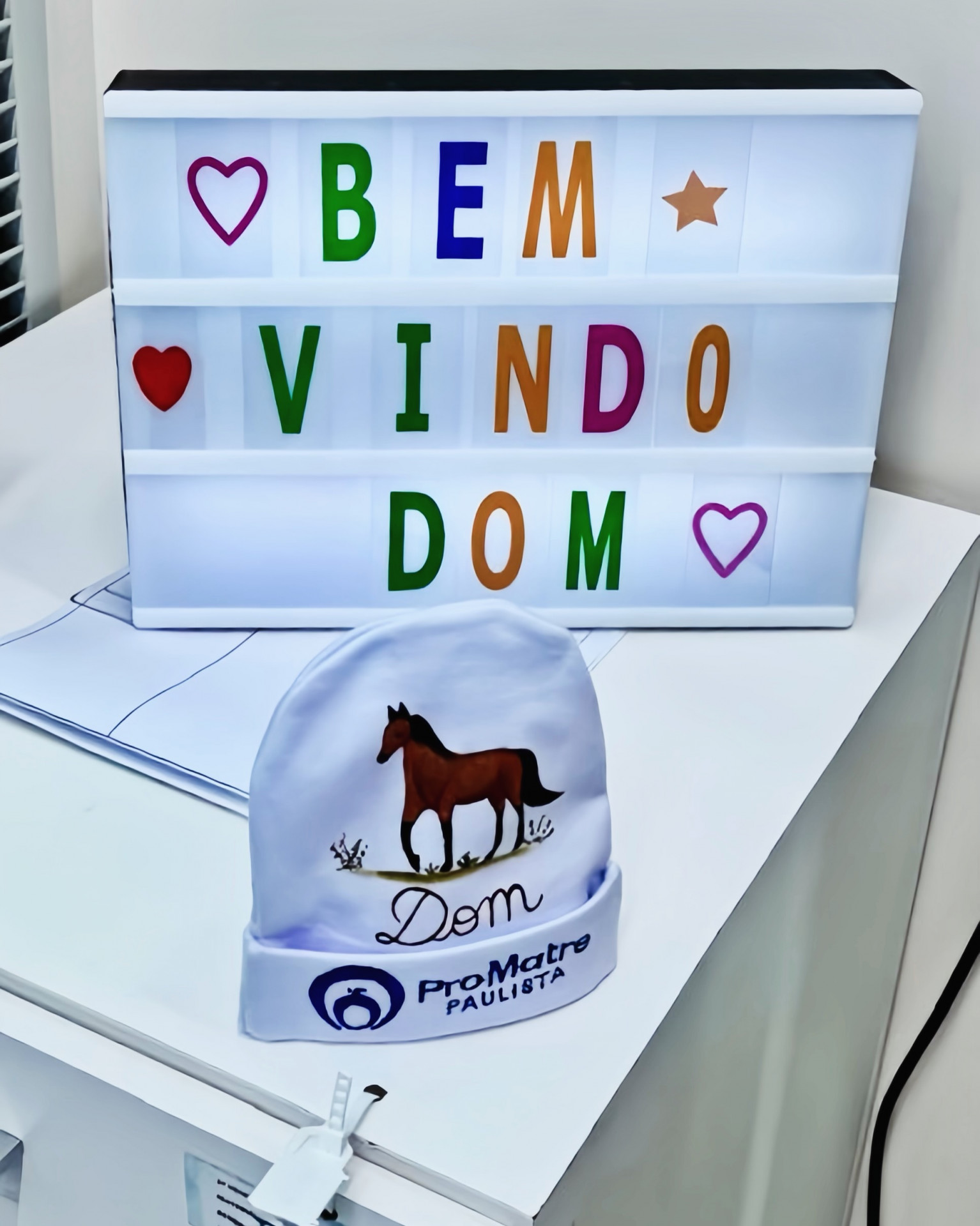 Placa com os dizeres 'Bem-vindo, Dom' - Reprodução/Instagram