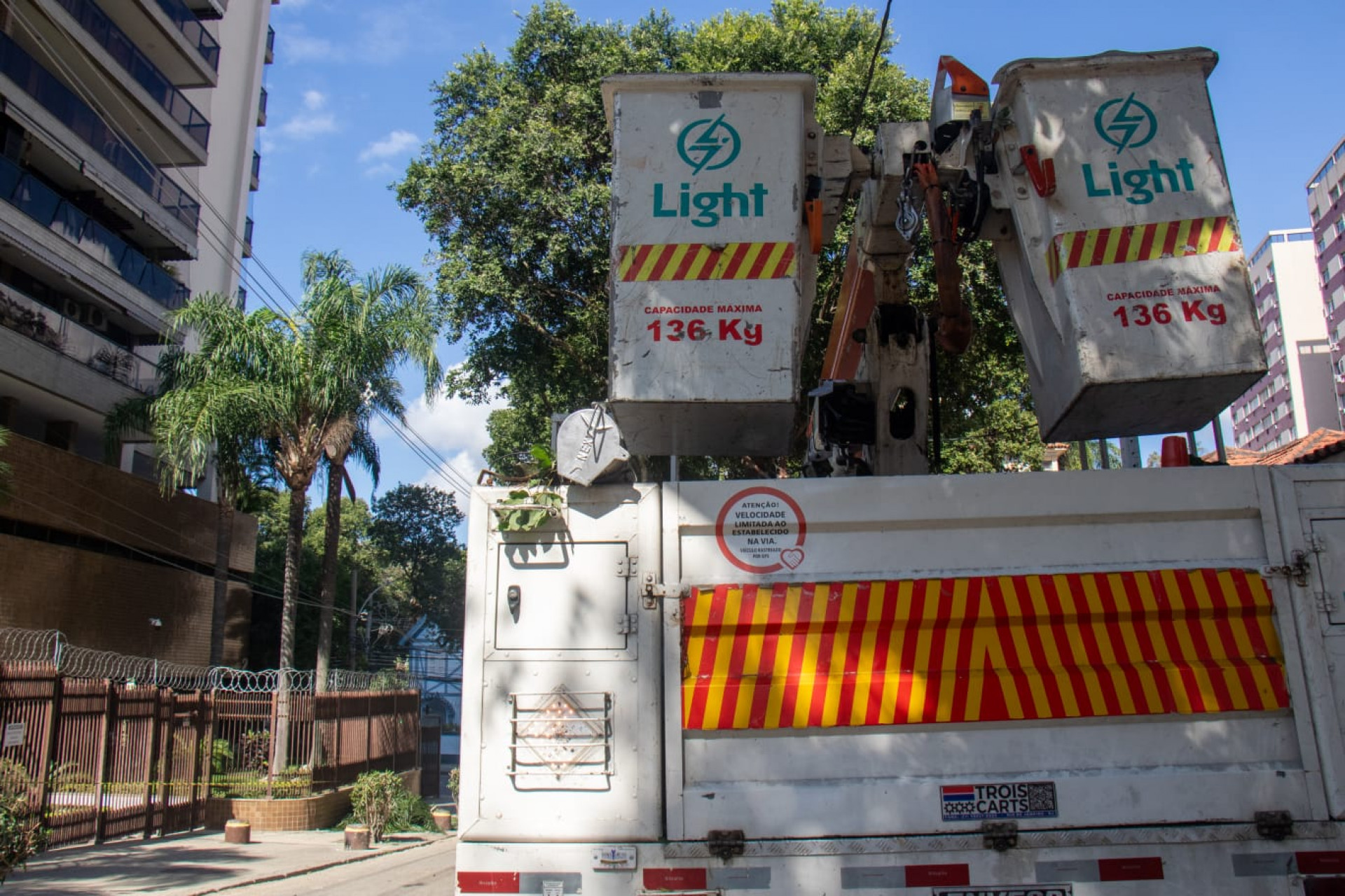 Equipes da Light atuam na Rua marquês Porto na Tijuca, Zona Norte - Érica Martin/Agência O DIA