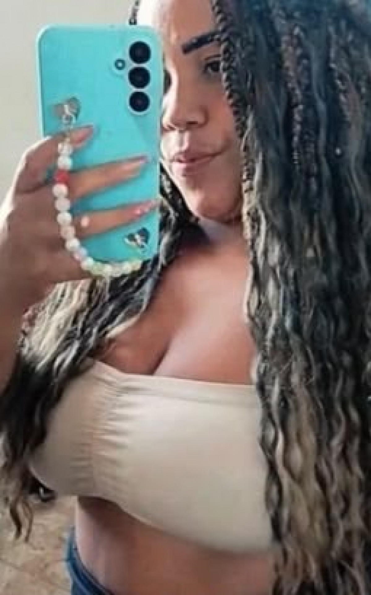 Suellen da Silva Ribeiro, de 36 anos, est&aacute; internada no Hospital Get&uacute;lio Vargas - Reprodu&ccedil;&atilde;o / Redes sociais