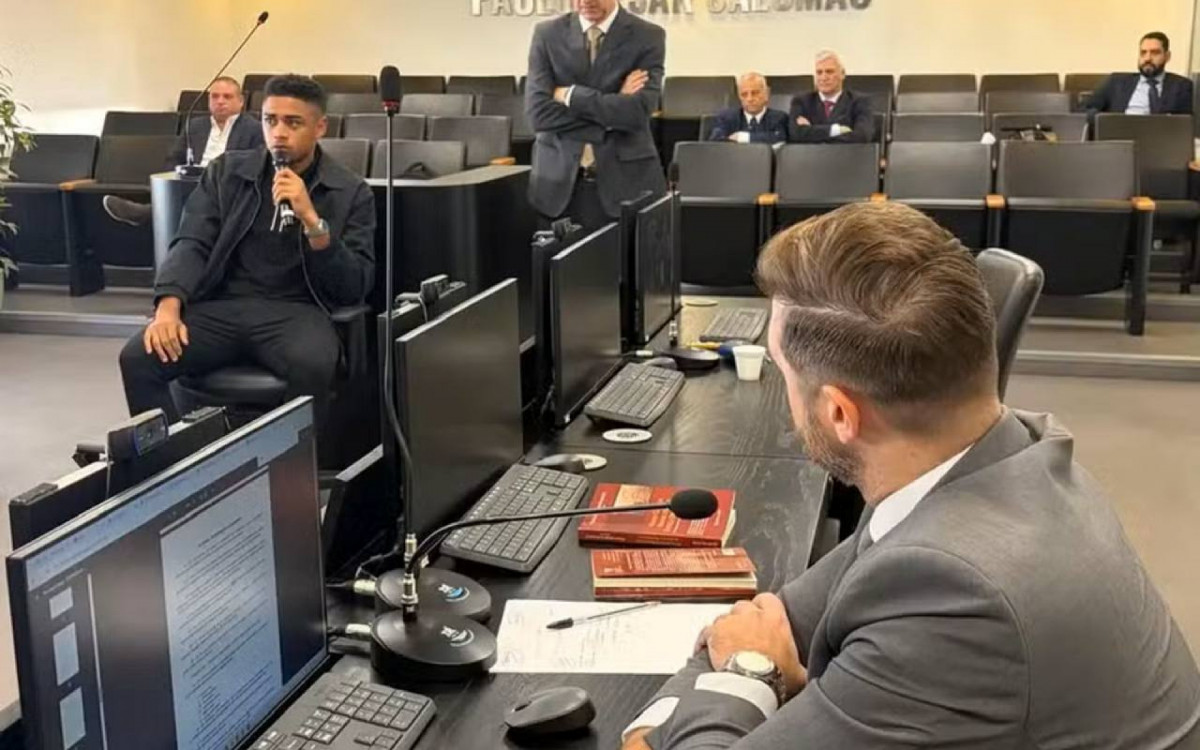 Zagueiro do Internacional consegue efeito suspensivo ap&oacute;s lesionar Pec