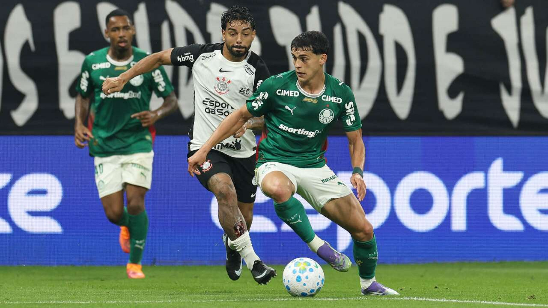 Sosa cresce no Palmeiras e mant&eacute;m destaque em meio &agrave; concorr&ecirc;ncia no ataque