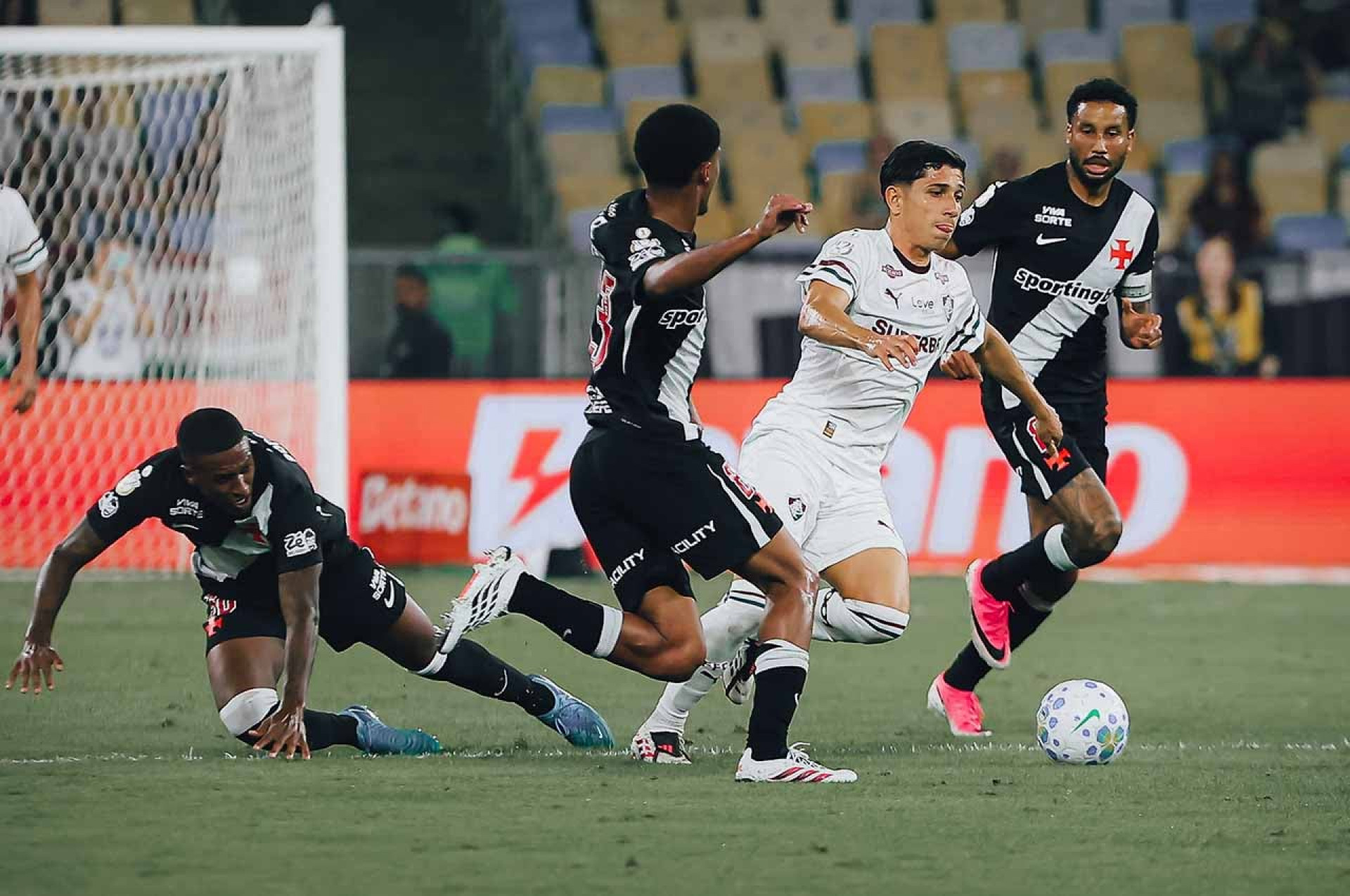 Vasco e Fluminense empatam em cl&aacute;ssico burocr&aacute;tico pela Copa do Brasil