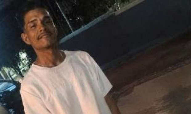Foragido por atirar na mulher se entrega à polícia
