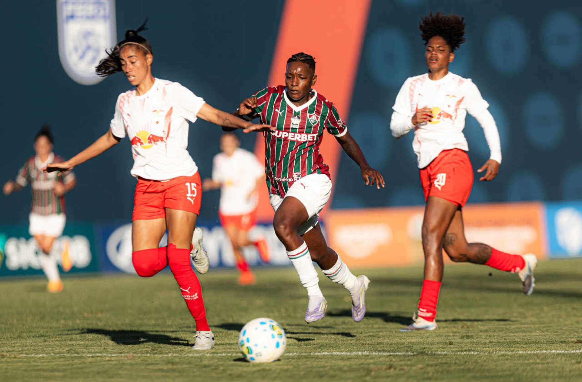 Fluminense vira com uma a menos e sonha com vaga no Brasileir&atilde;o Feminino