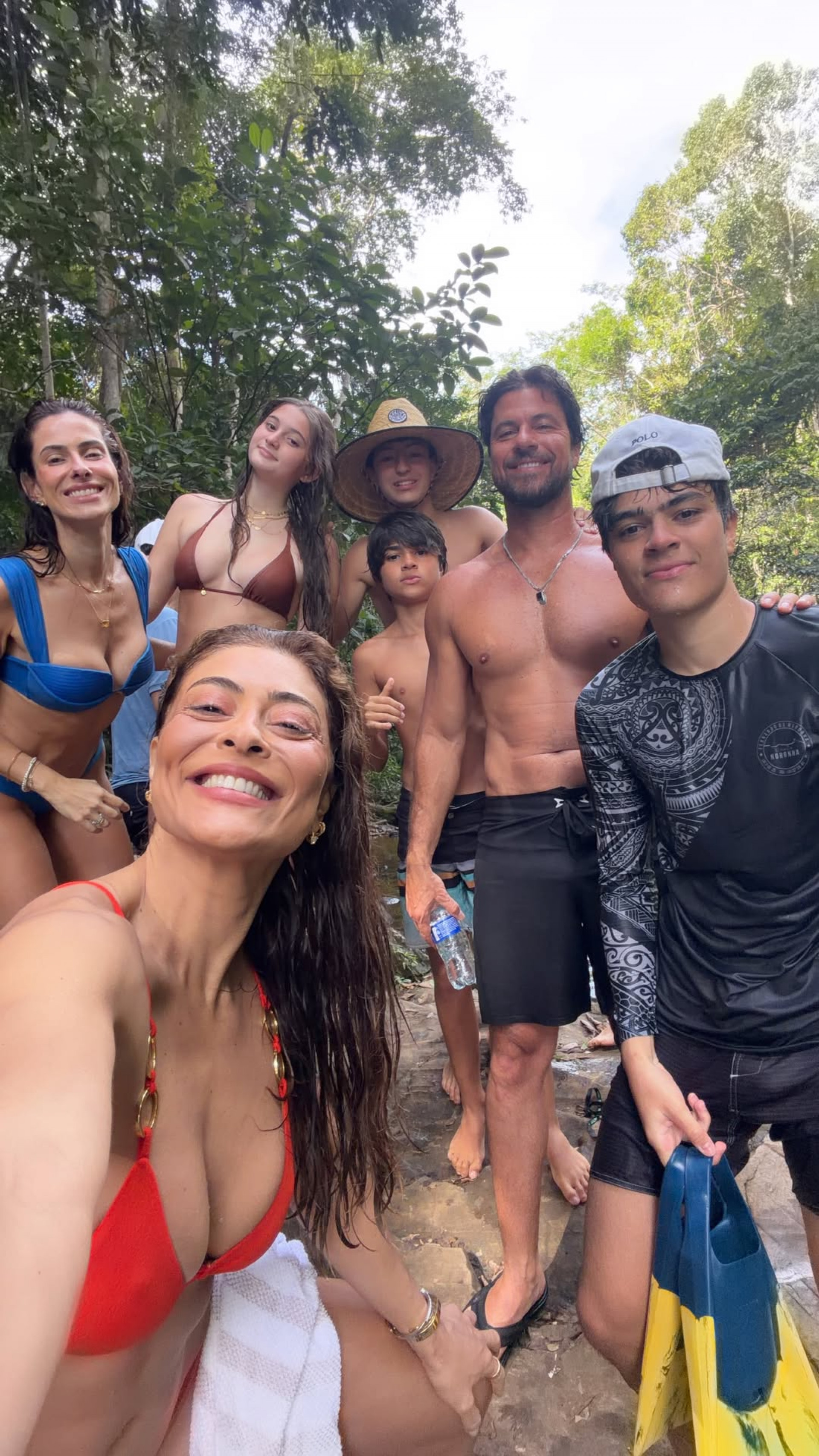 Juliana Paes curte dia de cachoeira com os amigos e a família - Reprodução do Instagram