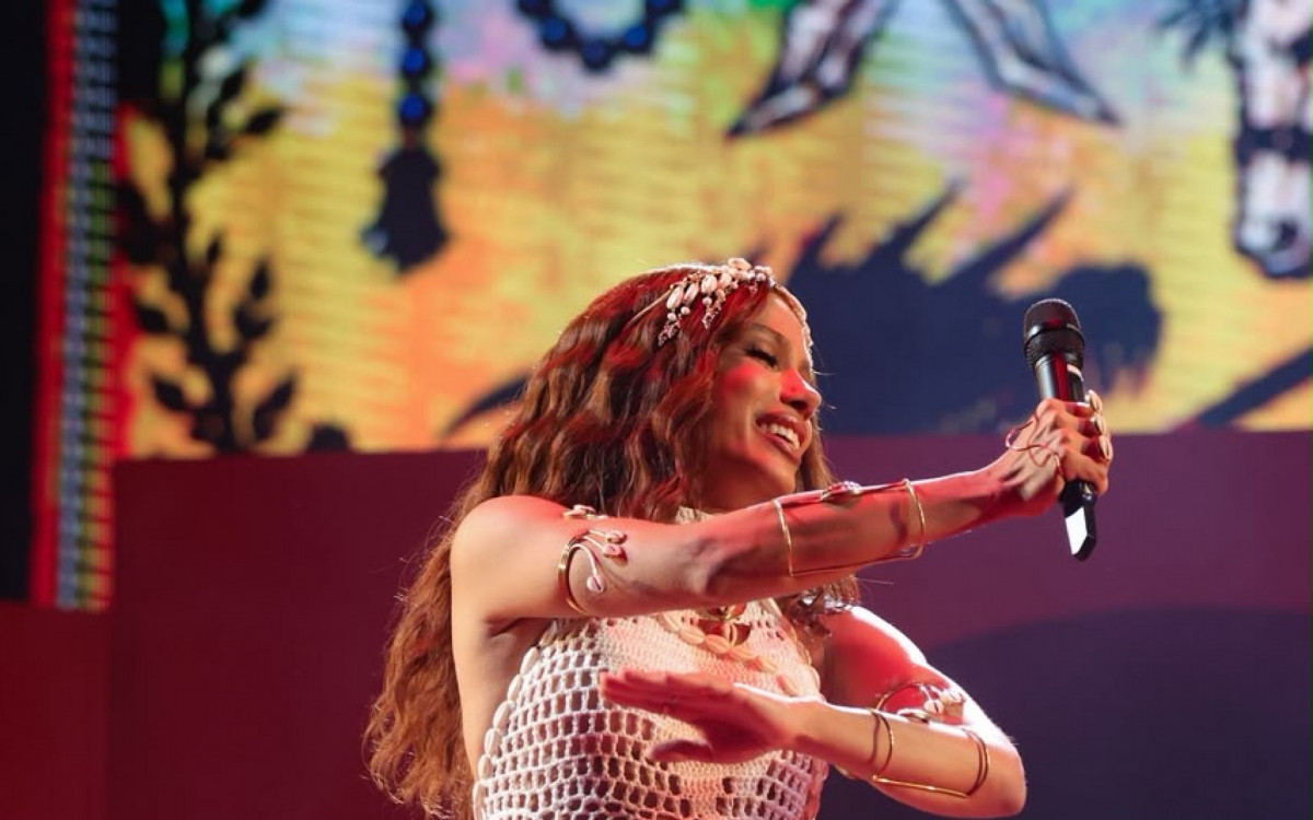 Anitta deu in&iacute;cio &agrave; turn&ecirc; 'Equilibrvm' em Porto Alegre