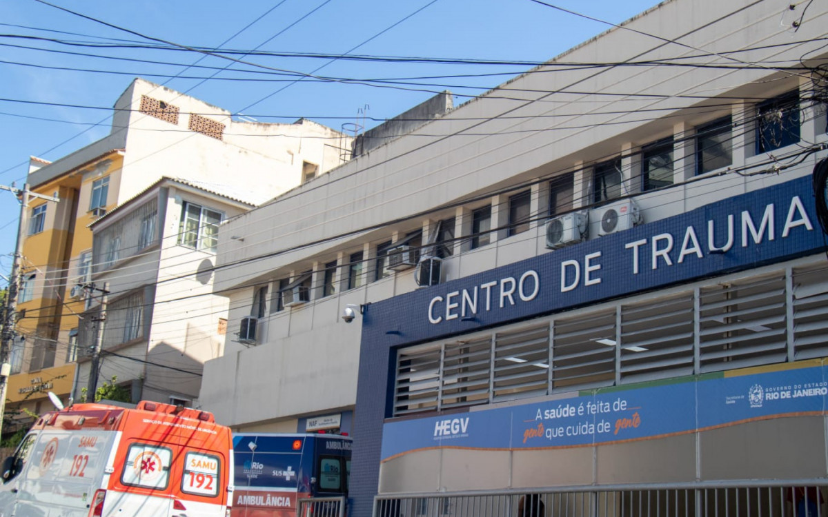 Suellen permanece internada no Hospital Municipal Rocha Faria - Érica Martin/Agência O DIA