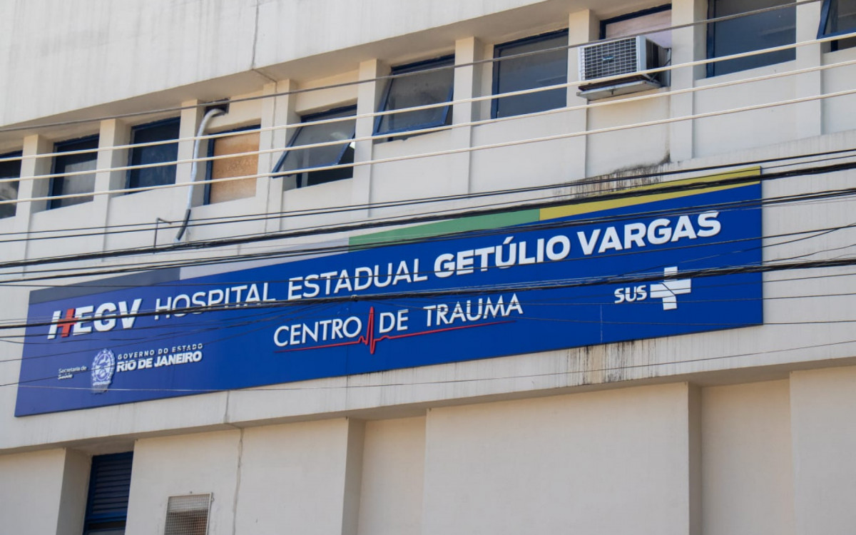 Suellen permanece internada no Hospital Municipal Rocha Faria - Érica Martin/Agência O DIA