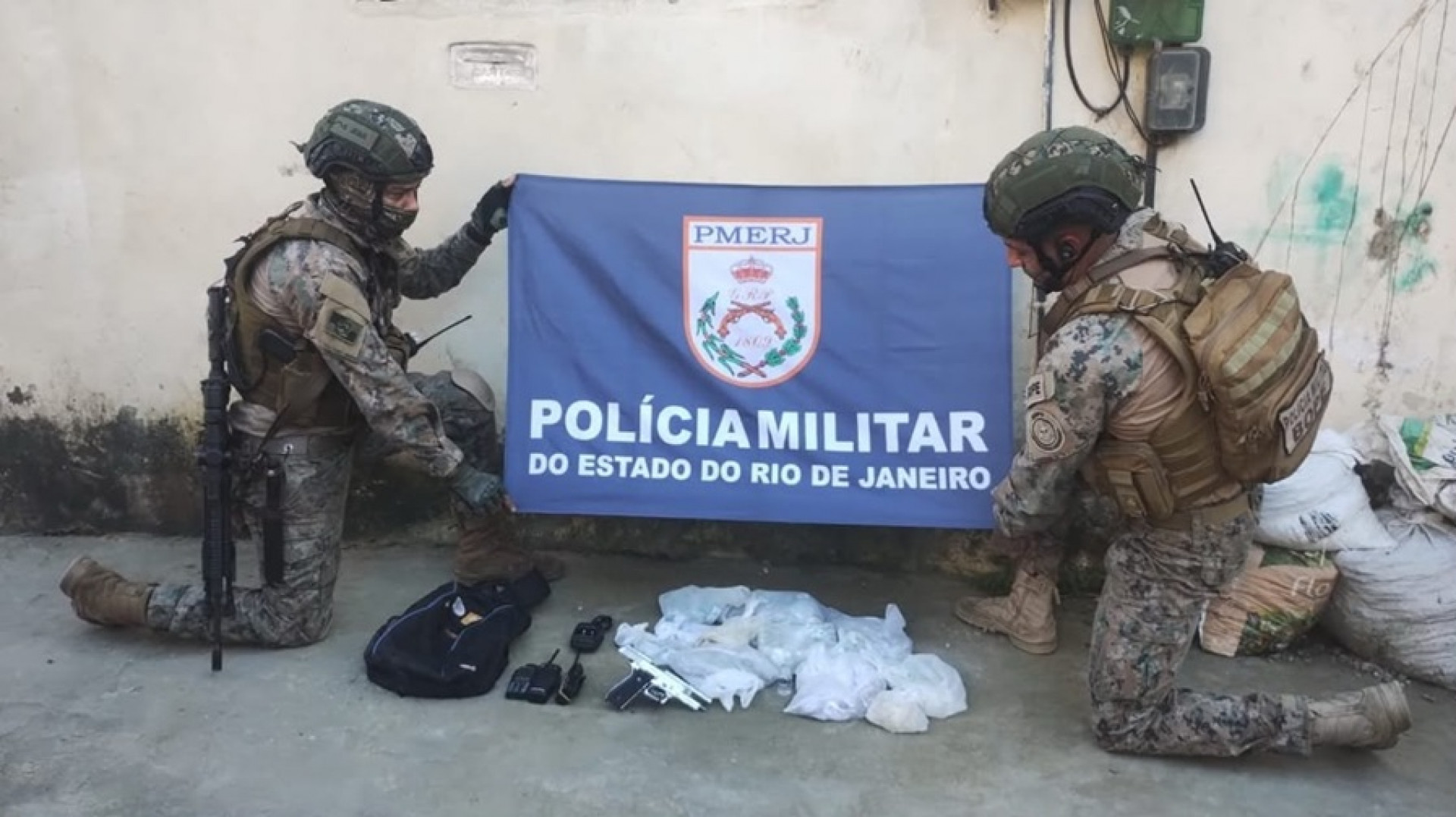 Arma apreendida pelos policiais na a&ccedil;&atilde;o em Vargem Grande