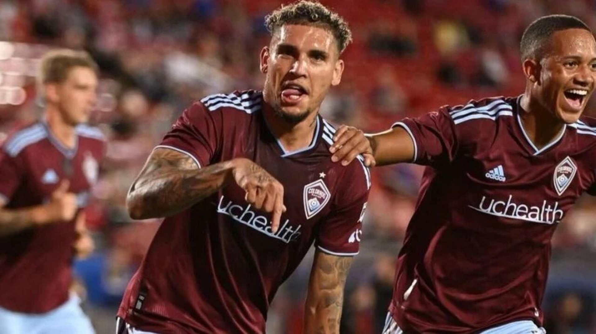 Rafael Navarro marca nos acr&eacute;scimos e mant&eacute;m Colorado Rapids vivo na briga pelos playoffs da MLS