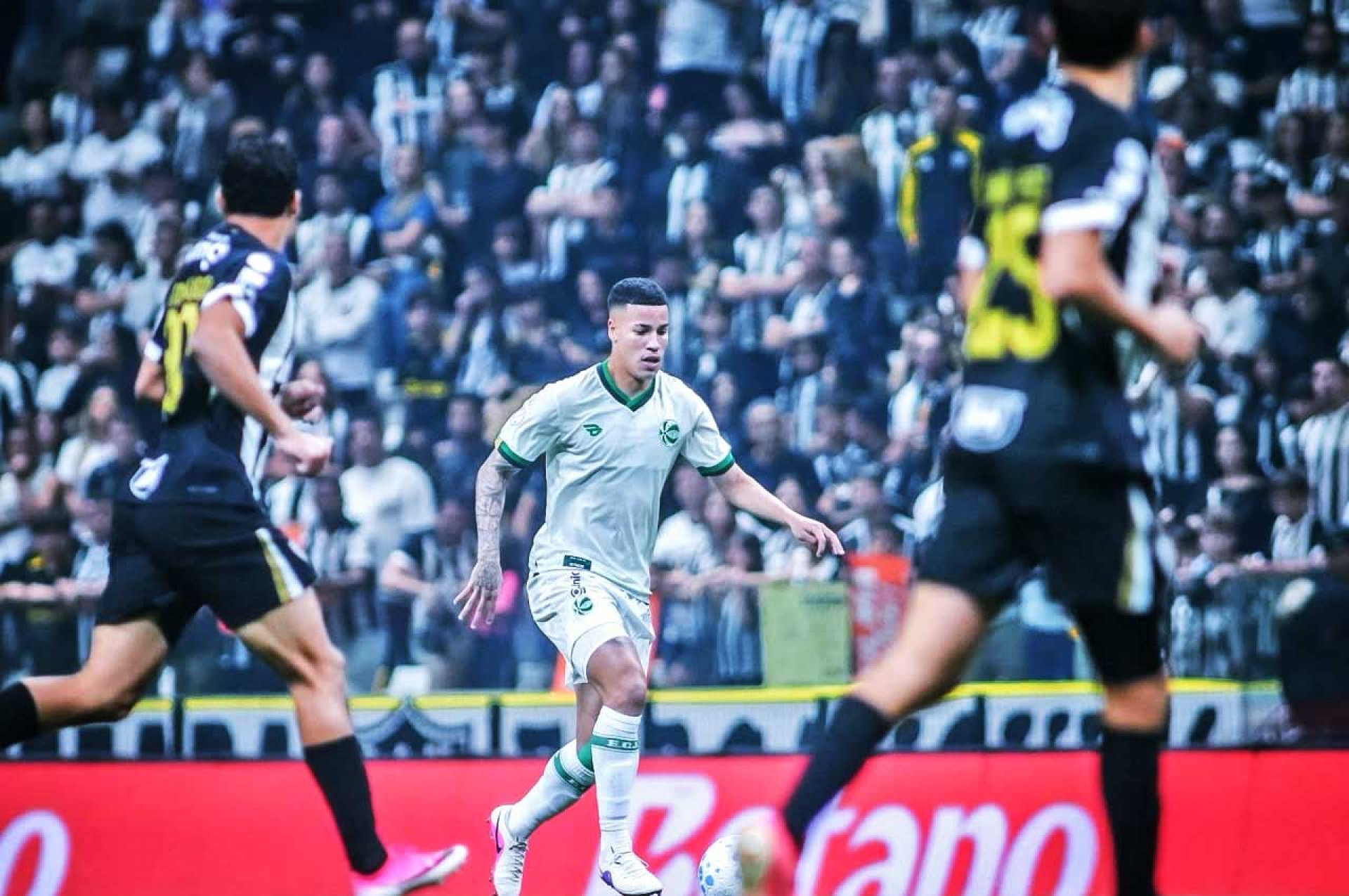 Reinier pede desculpas ap&oacute;s puni&ccedil;&atilde;o do Atl&eacute;tico por ofensa a torcedor