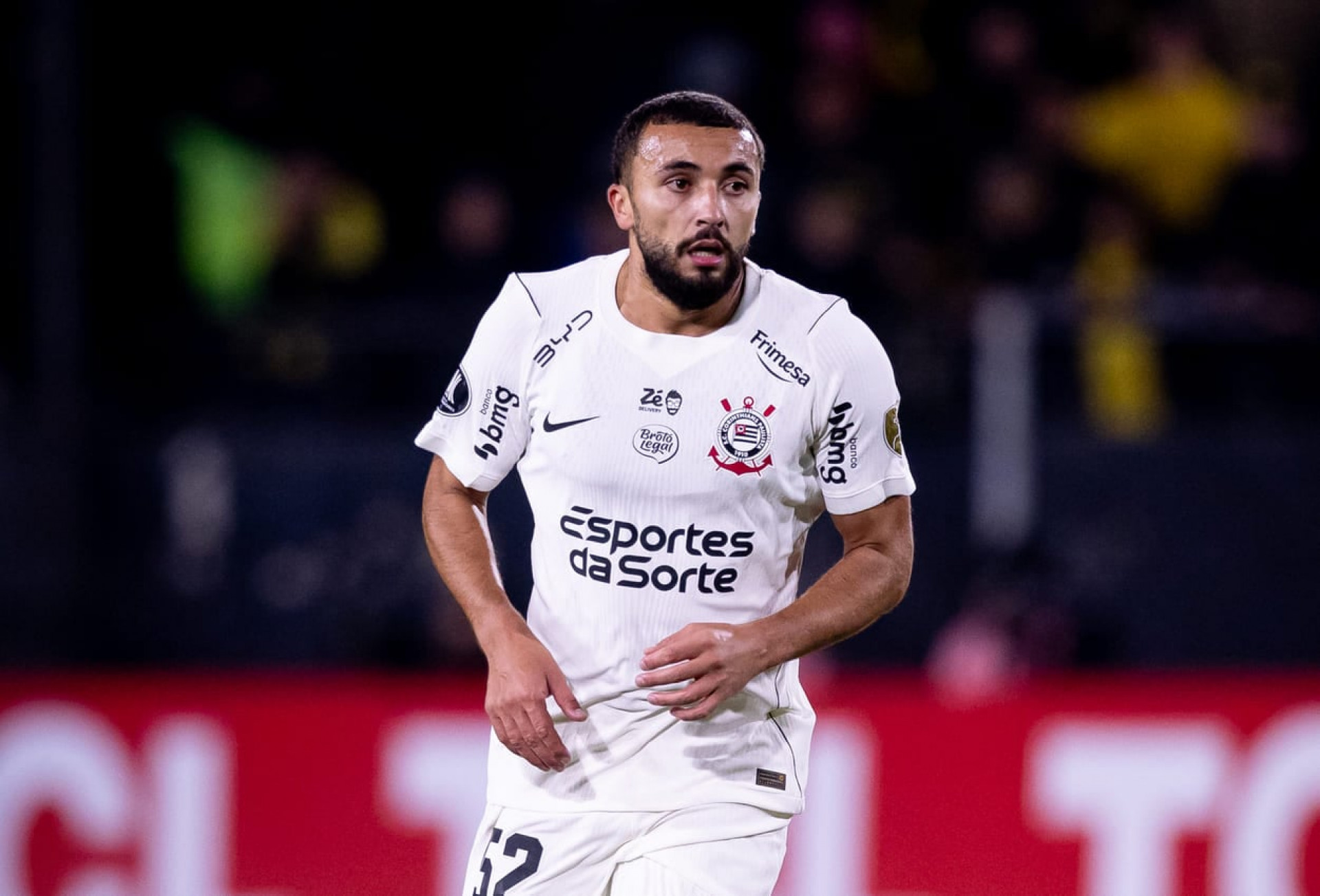 Labyad agradece apoio ap&oacute;s grave les&atilde;o e promete voltar mais forte ao Corinthians