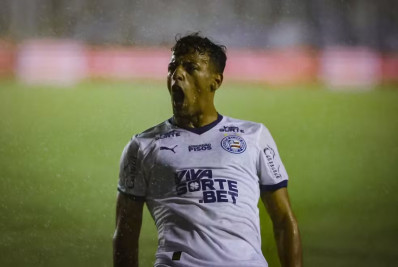 Cruzeiro encaminha contratação de atacante que estava na mira do Vasco