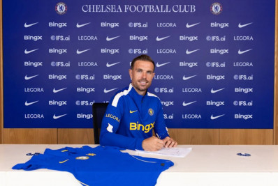Chelsea anuncia contratação de Henderson, meia da seleção inglesa