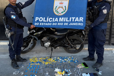 Operação da PM desarticula ponto do tráfico e termina com três presos na Comunidade da Linha