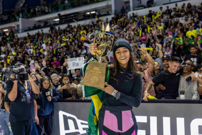 Rayssa Leal celebra retorno da SLS ao Rio: 'Energia é incrivel'