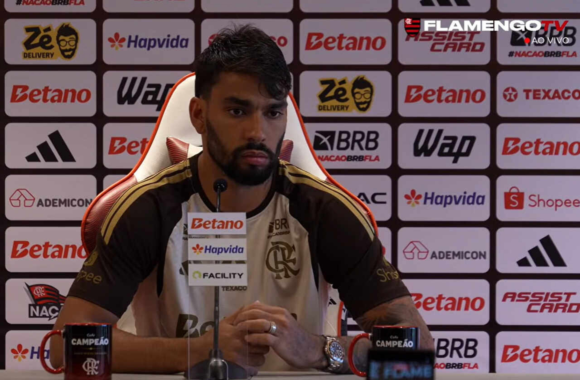 Lucas Paquet&aacute;, do Flamengo, se diz 100% ap&oacute;s les&atilde;o: “Feliz por voltar”