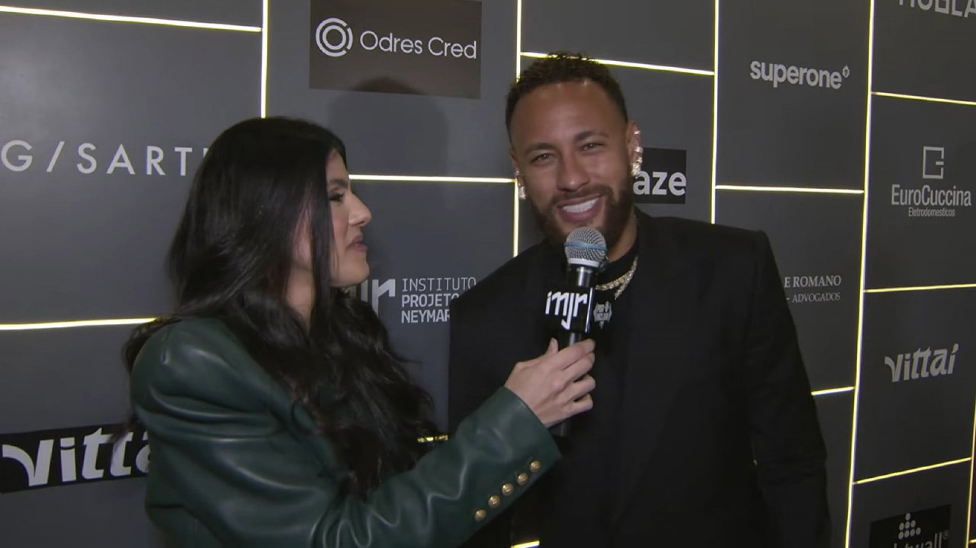 Neymar faz desabafo e n&atilde;o descarta aposentadoria no fim do ano