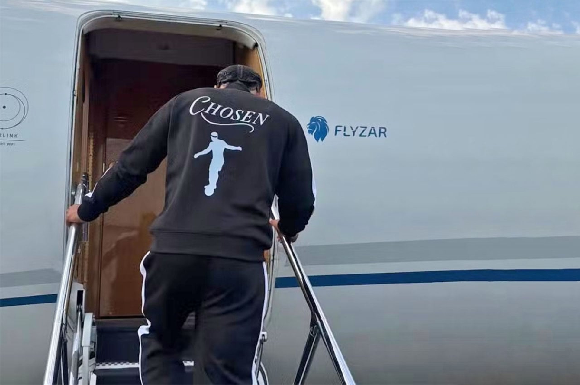 Depay se aproxima de renova&ccedil;&atilde;o com o Corinthians e chega ao Brasil nesta ter&ccedil;a