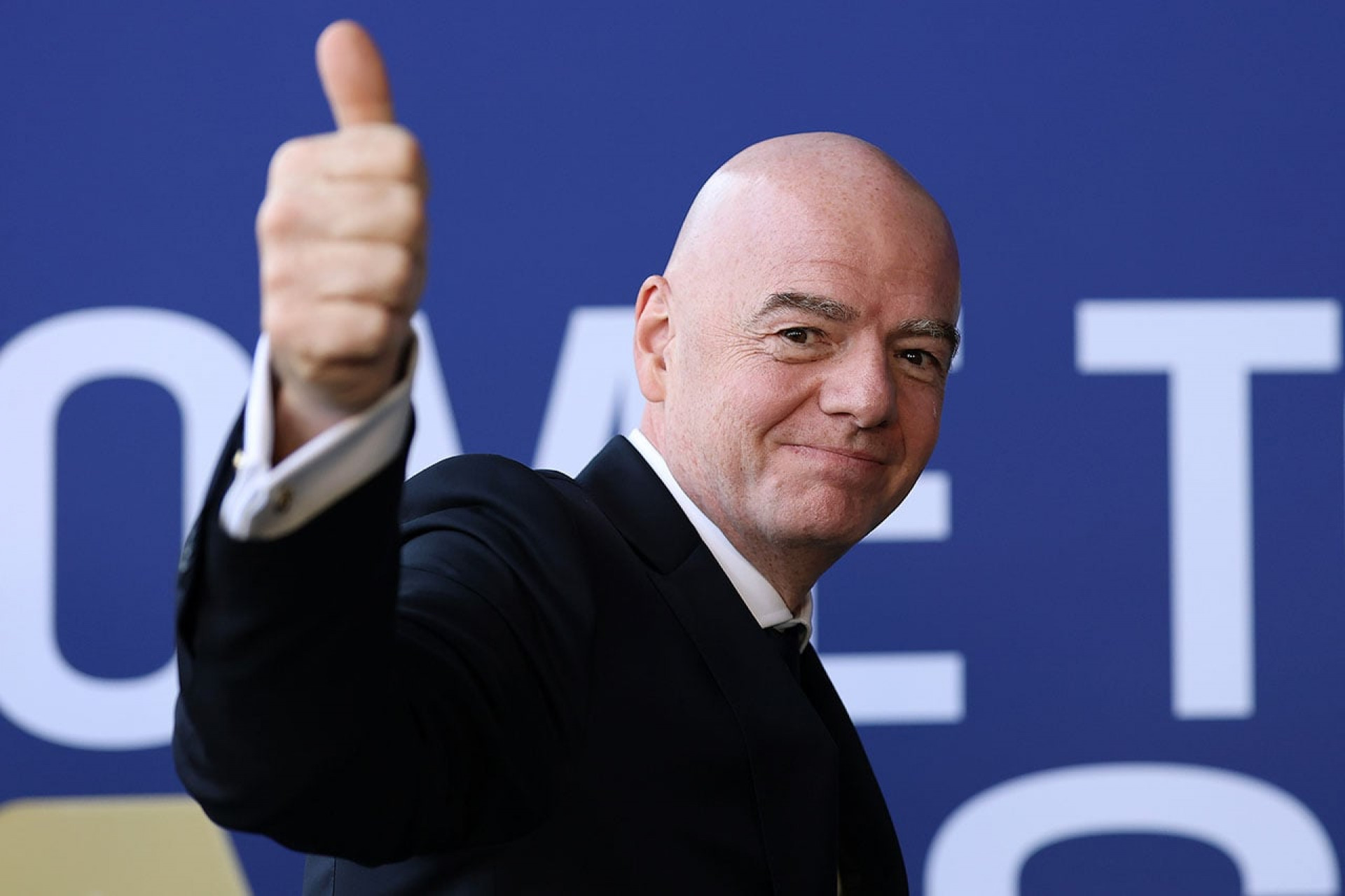 Uefa estuda torneio mundial de sele&ccedil;&otilde;es sem a Fifa, diz jornal