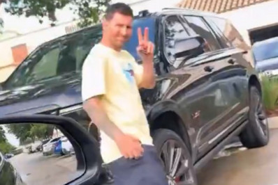 Brasileiro encontra Messi em loja e vídeo viraliza nas redes