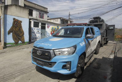 Polícia remove nove toneladas de barricadas em Campinho