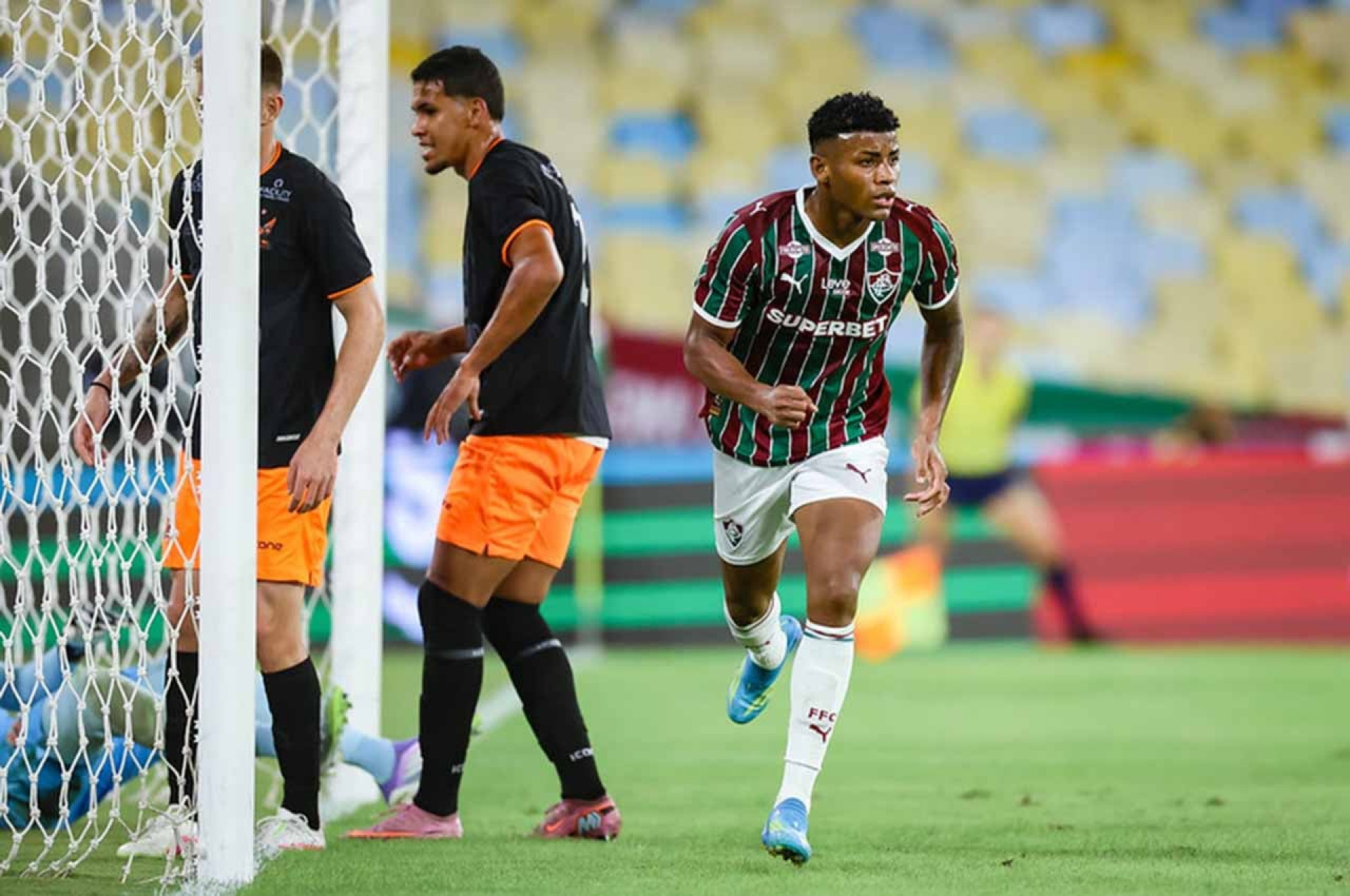 Zenit mira contrata&ccedil;&atilde;o de H&eacute;rcules ap&oacute;s recusa de Danilo