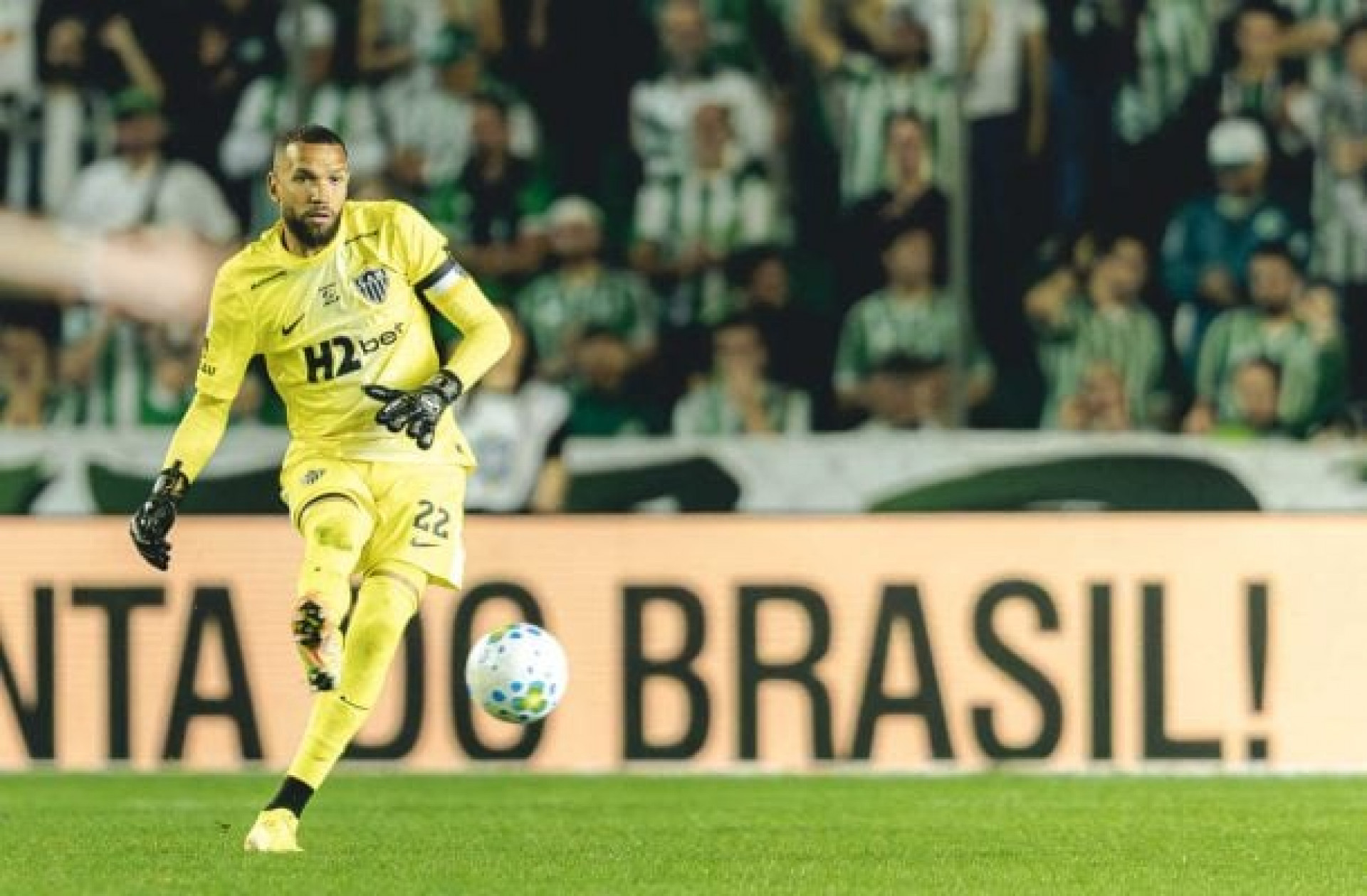 Everson vibra ap&oacute;s vaga do Atl&eacute;tico: “Vesti&aacute;rio est&aacute; em &ecirc;xtase”