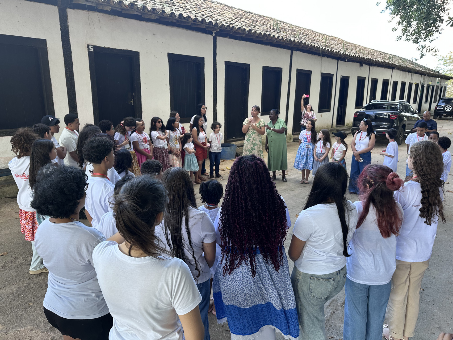 Crian&ccedil;as e adolescentes participaram de oficinas, viv&ecirc;ncias culturais e conheceram a hist&oacute;ria da Comunidade Quilombola de Machadinha - Foto: Divulga&ccedil;&atilde;o