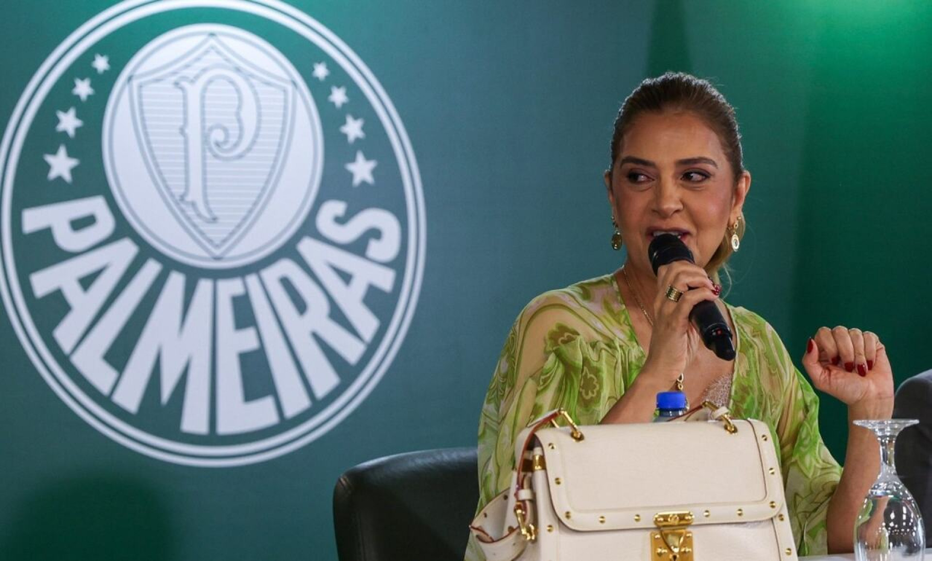 Palmeiras registra d&eacute;ficit de R$ 124 milh&otilde;es no 1&ordm; semestre de 2026