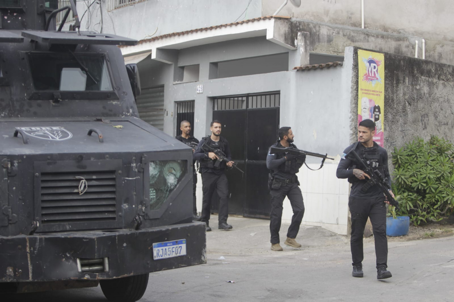 Blindados da Polícia Civil foram utilizados em Água Santa - Reginaldo Pimenta / Agência O Dia