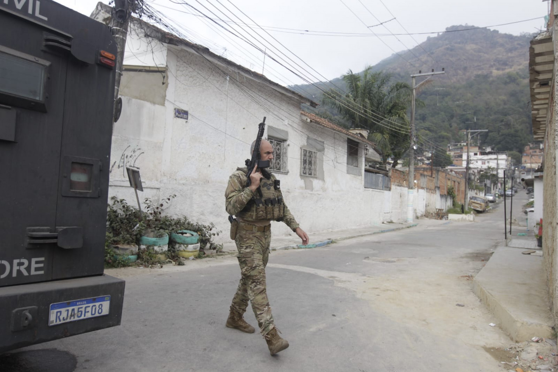 Policiais atuaram na região de Água Santa, na Zona Norte do Rio - Reginaldo Pimenta / Agência O Dia