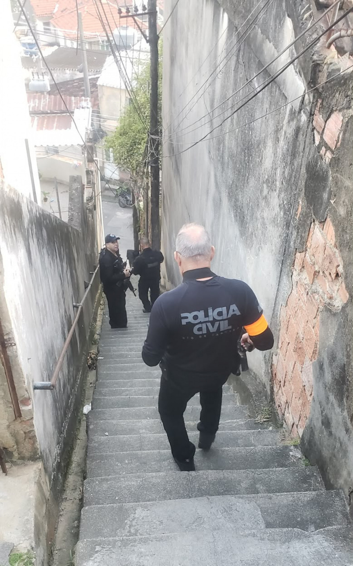 Agentes atuam na comunidade do Fallet-Fogueteiro, em Santa Teresa - Divulgação