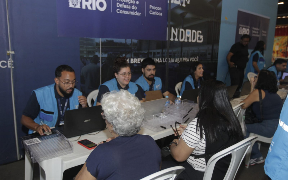 Consumidores podem renegociar dívidas e buscar soluções para conflitos de consumo