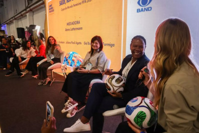 'Paixão nacional tem um teto', diz secretária sobre futebol feminino