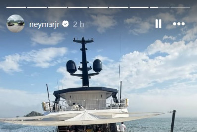 Neymar posta foto debochando de ofensa que sofreu de dirigente do Remo