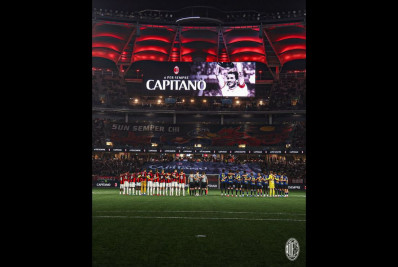 Rivais, Milan e Inter prestam homenagem a Baresi em amistoso