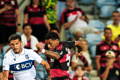 Flamengo acerta saída de volante para clube português