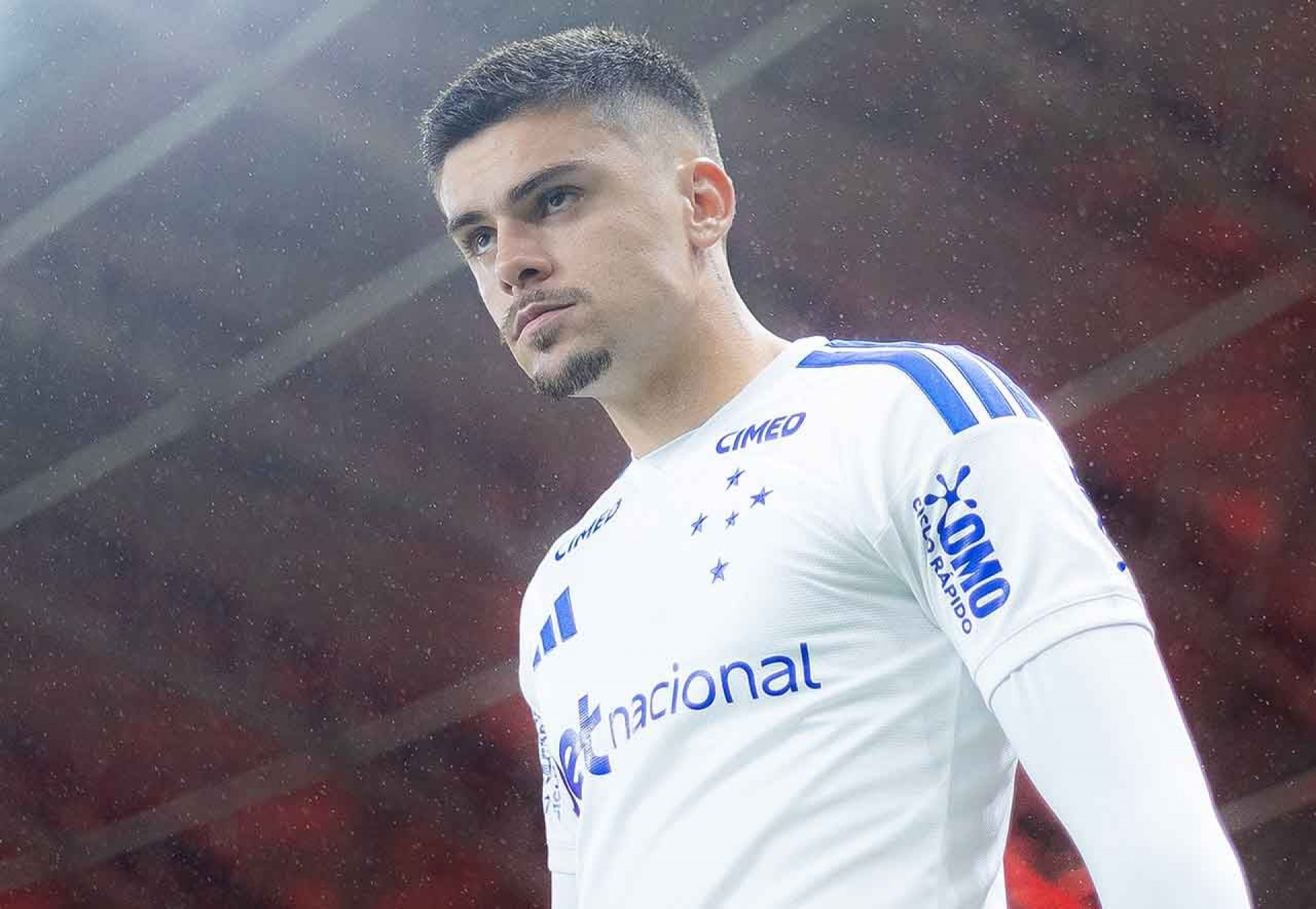 Cruzeiro muda estrat&eacute;gia e desacelera no mercado da bola